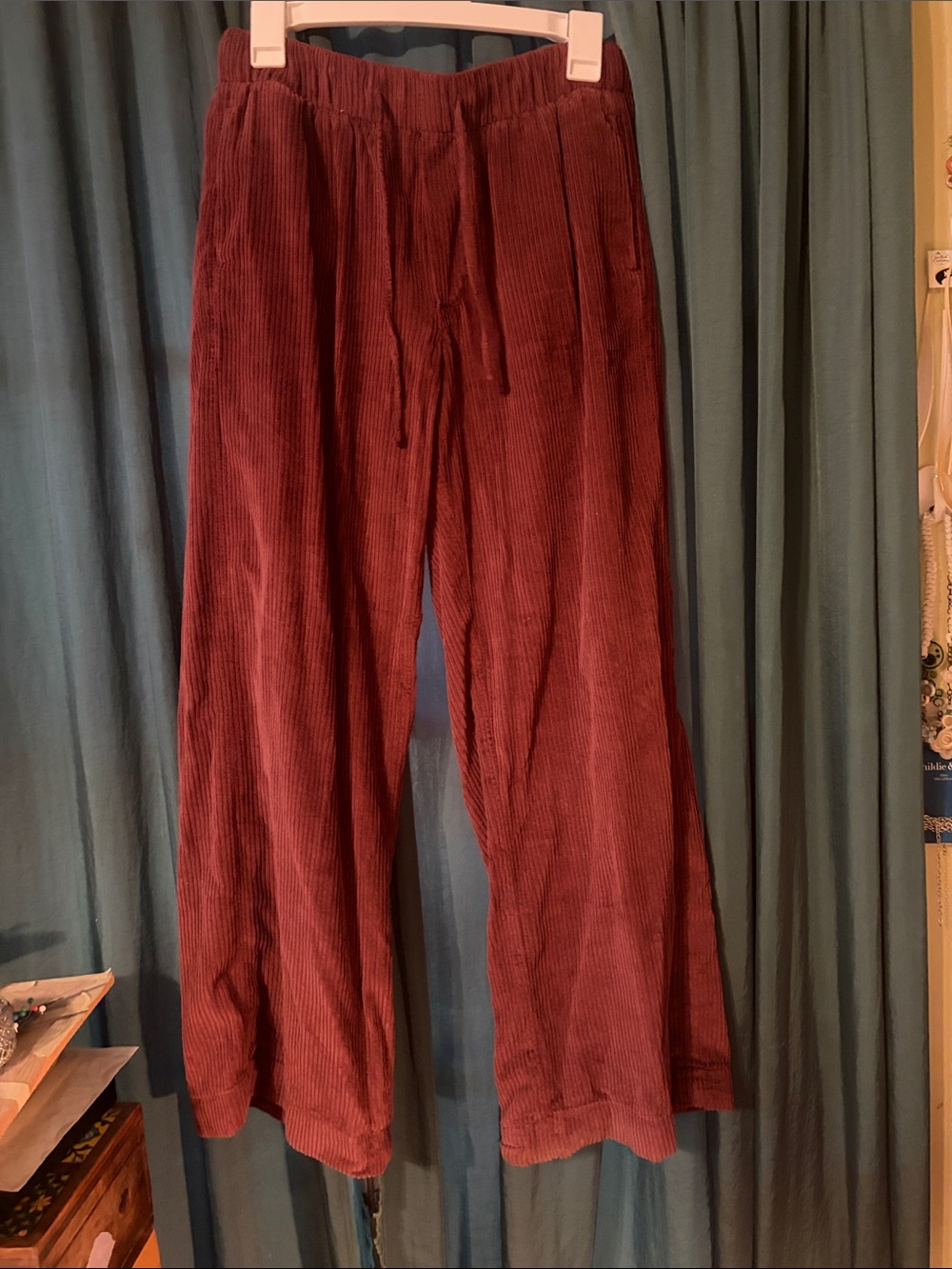 American Eagle Outfitters Wide-Leg Corduroy Pants - Deep Burgundy/Maroon
